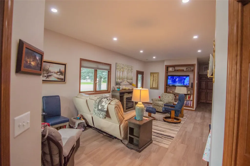 420 4th Avenue E Culbertson MT 59218