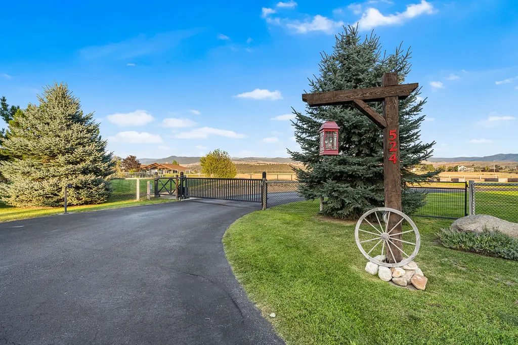 524 Arrow Hill Drive Hamilton MT 59840
