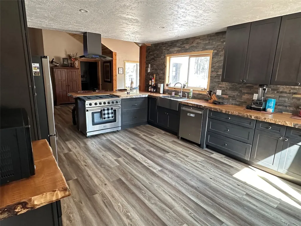 187 Little Thompson River Road Plains MT 59859