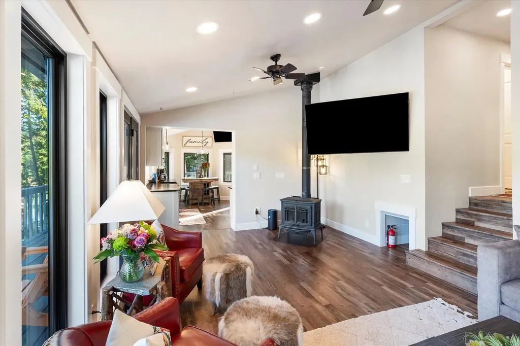 312 & 318 Island Drive Kalispell MT 59901