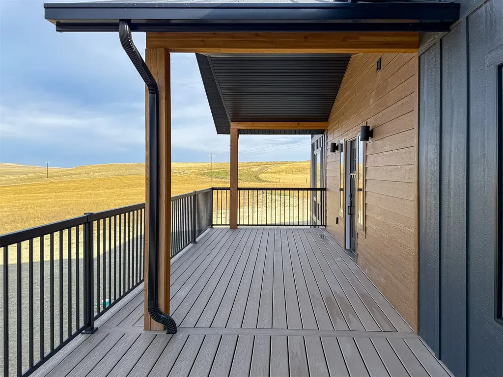 406 2nd Road SW Fairfield MT 59436