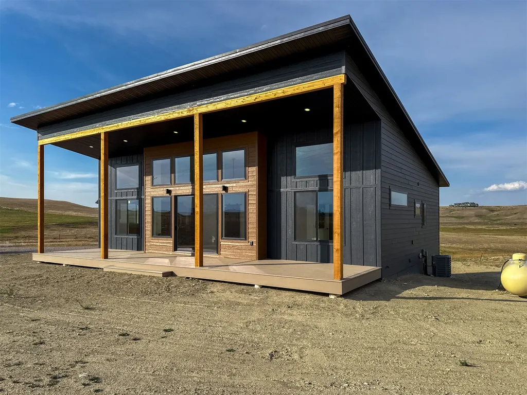 406 2nd Road SW Fairfield MT 59436