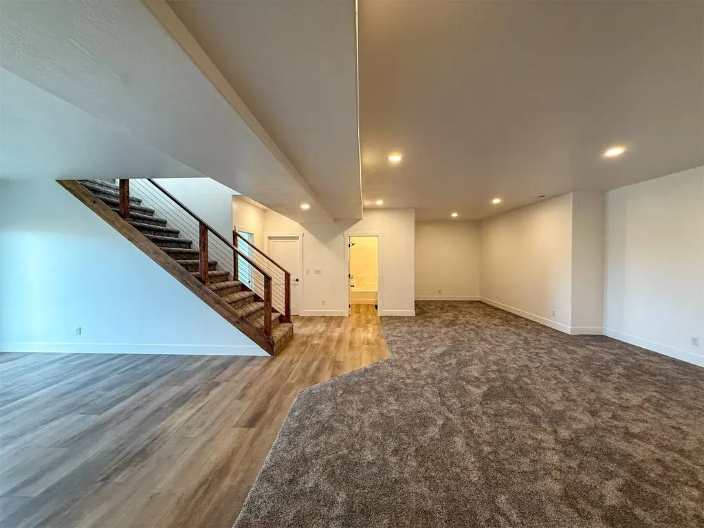 406 2nd Road SW Fairfield MT 59436