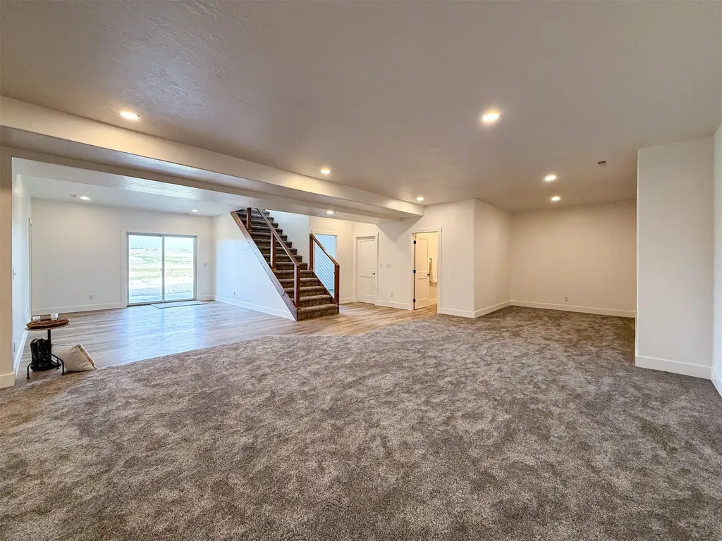 406 2nd Road SW Fairfield MT 59436