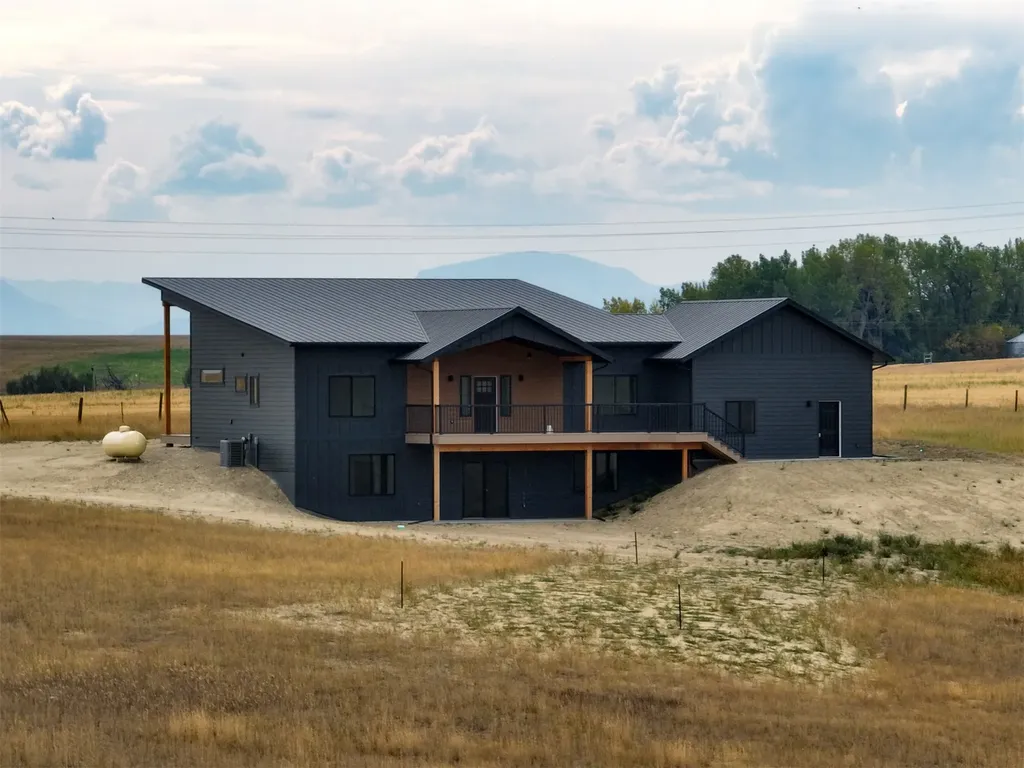 406 2nd Road SW Fairfield MT 59436