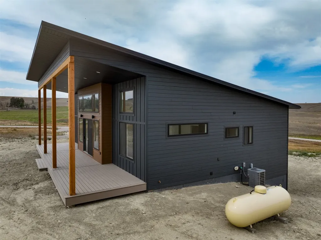 406 2nd Road SW Fairfield MT 59436