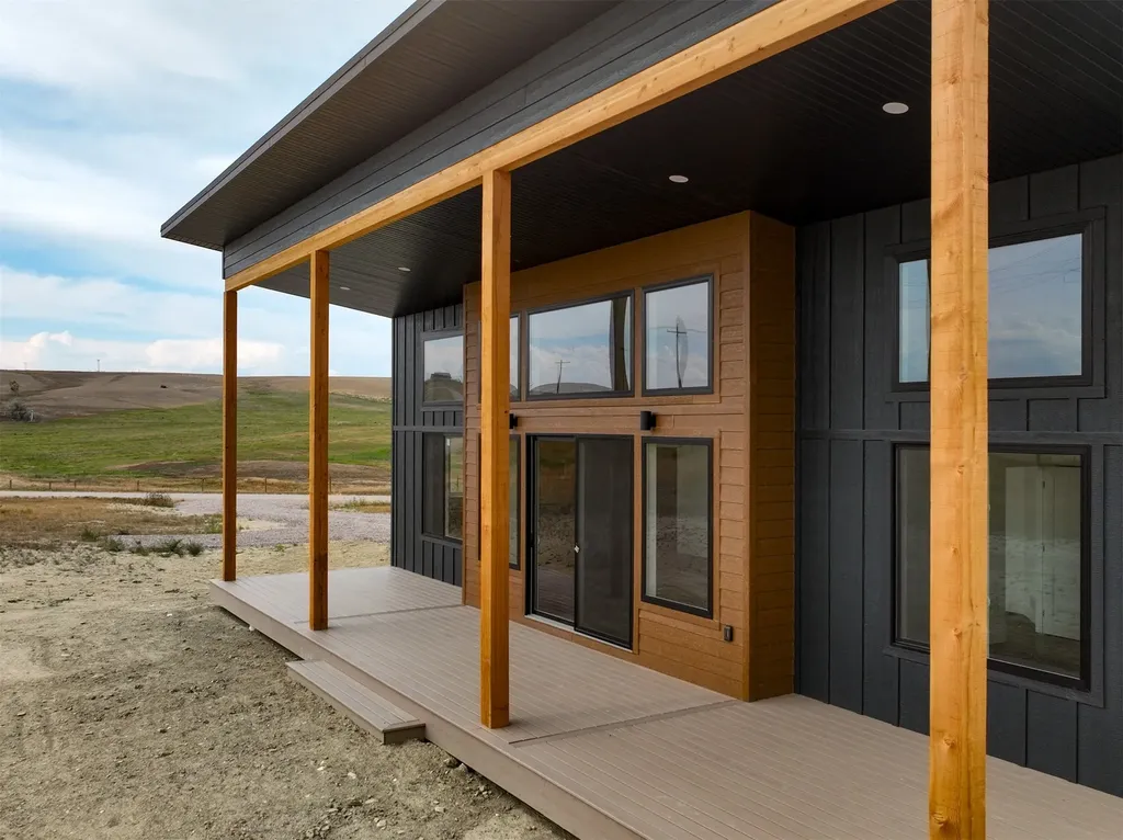 406 2nd Road SW Fairfield MT 59436