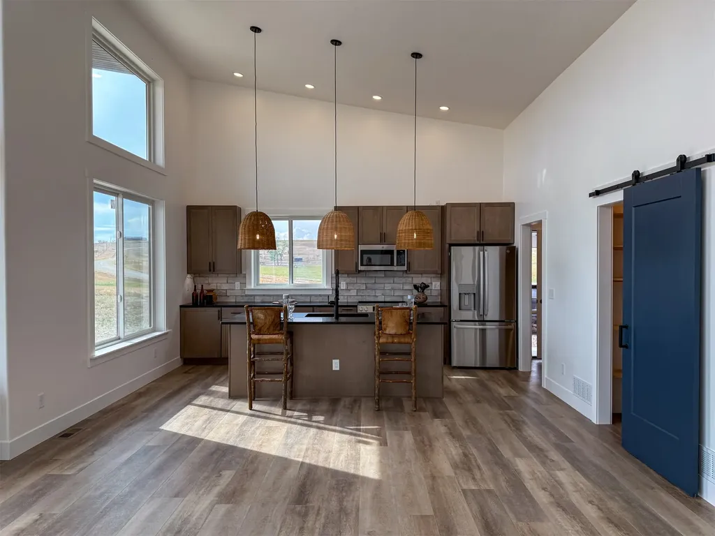 406 2nd Road SW Fairfield MT 59436
