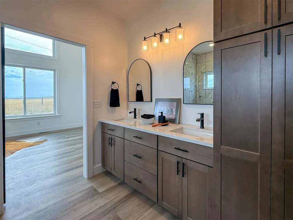 406 2nd Road SW Fairfield MT 59436