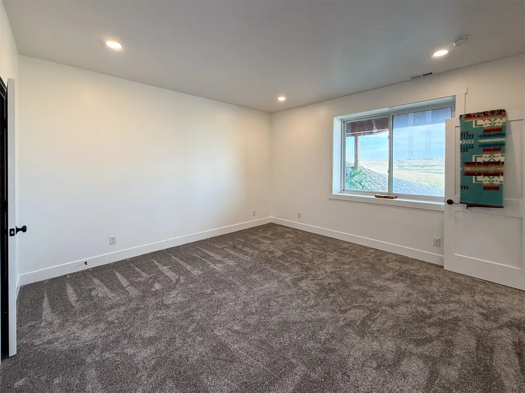 406 2nd Road SW Fairfield MT 59436