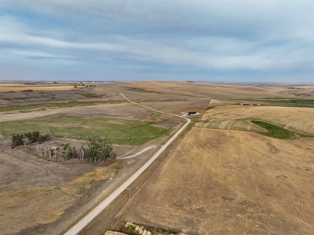 406 2nd Road SW Fairfield MT 59436