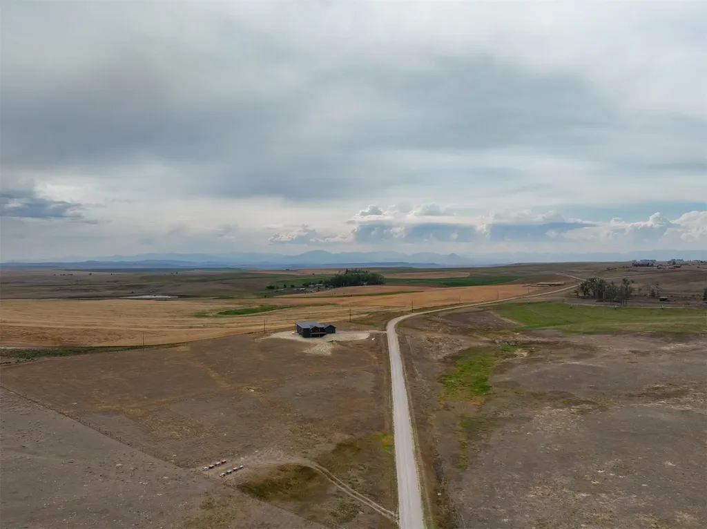 406 2nd Road SW Fairfield MT 59436