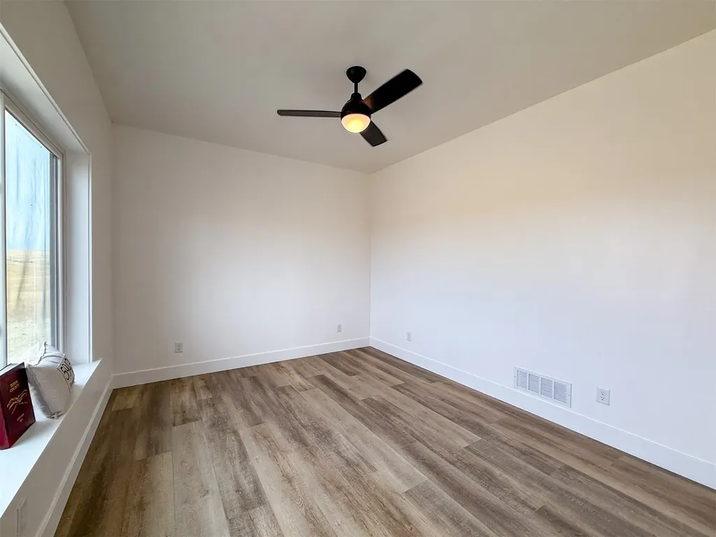 406 2nd Road SW Fairfield MT 59436