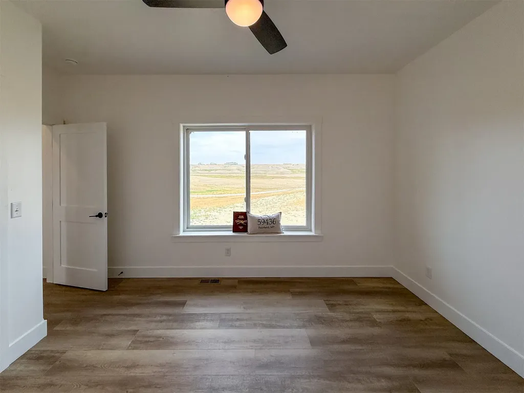 406 2nd Road SW Fairfield MT 59436