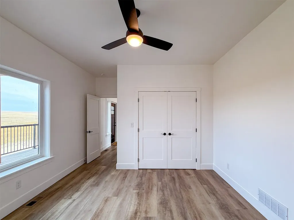 406 2nd Road SW Fairfield MT 59436