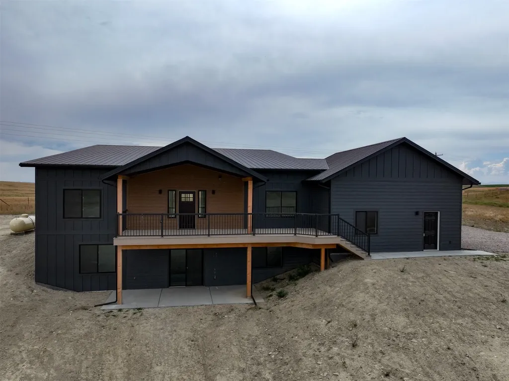 406 2nd Road SW Fairfield MT 59436
