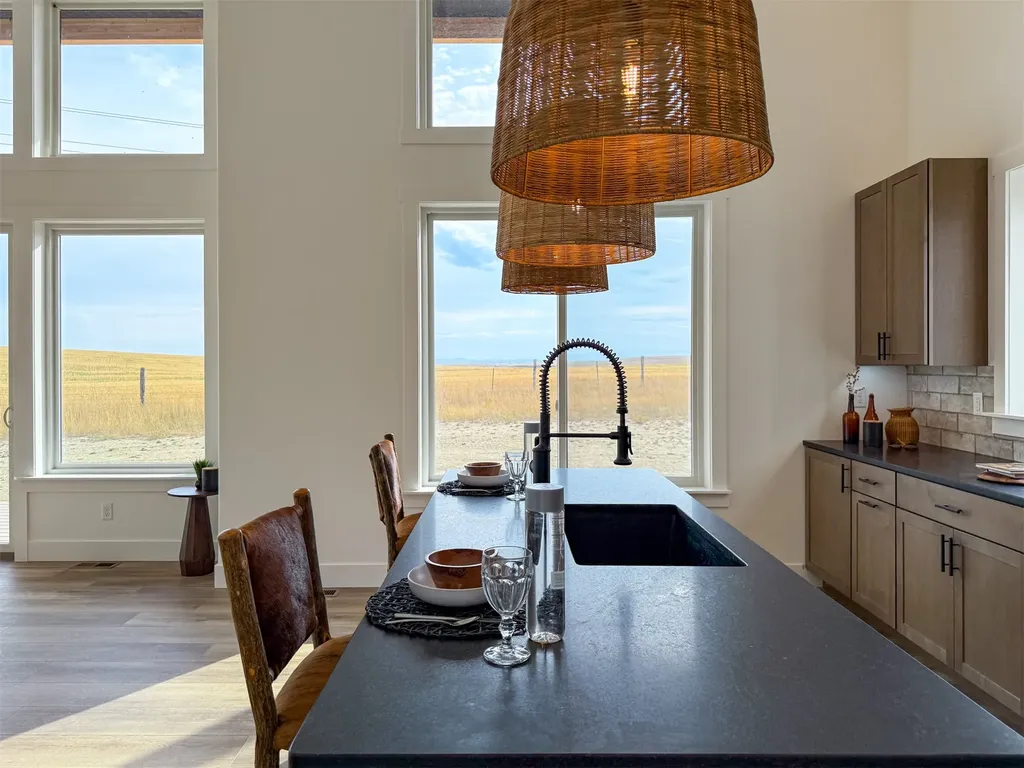 406 2nd Road SW Fairfield MT 59436
