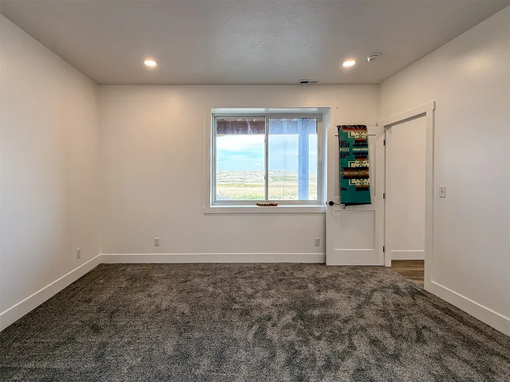 406 2nd Road SW Fairfield MT 59436