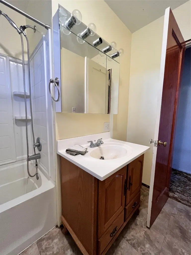 215 And 213 4th Avenue NW Kevin MT 59454