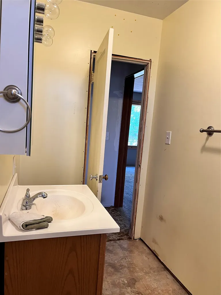 215 And 213 4th Avenue NW Kevin MT 59454