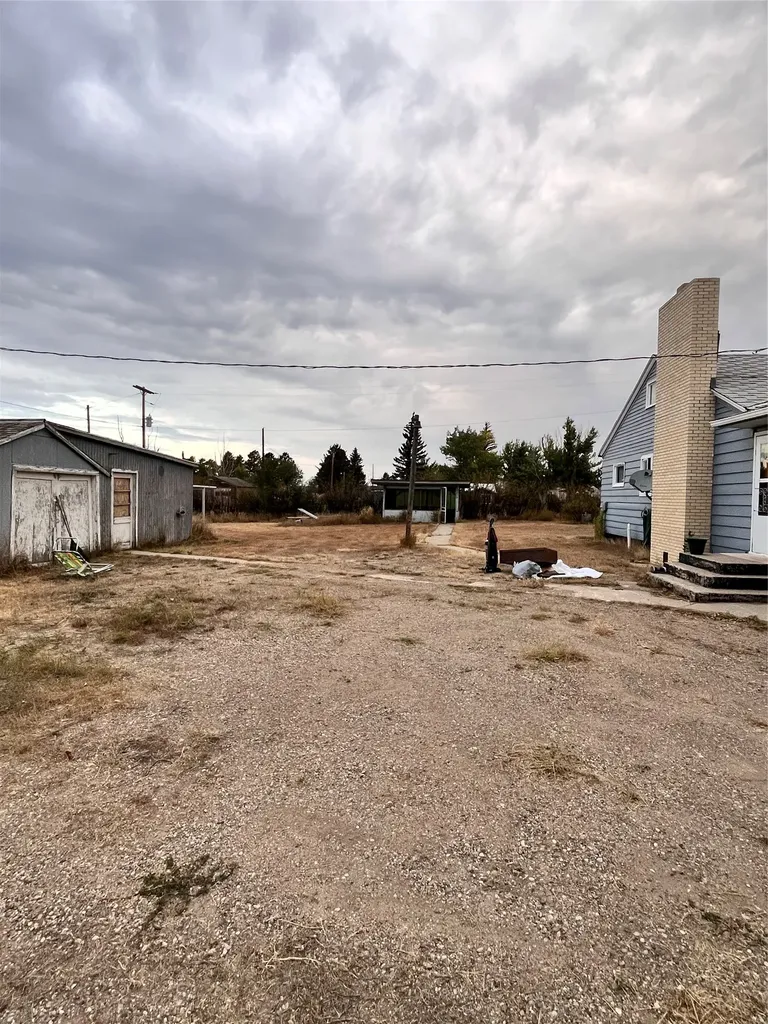 215 And 213 4th Avenue NW Kevin MT 59454
