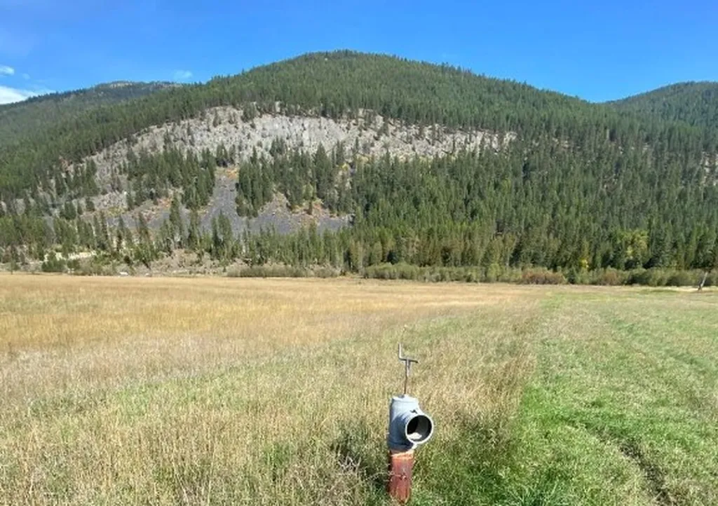 2398 Pine Creek Road Yaak MT 59935