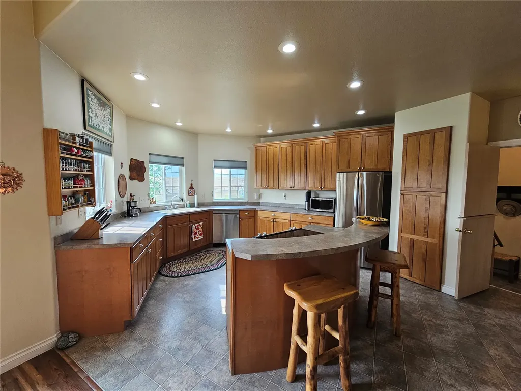 486 Ryans Way Corvallis MT 59828