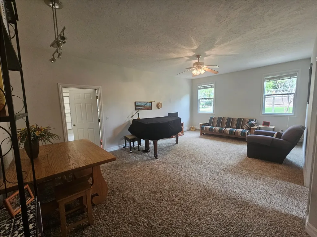 486 Ryans Way Corvallis MT 59828