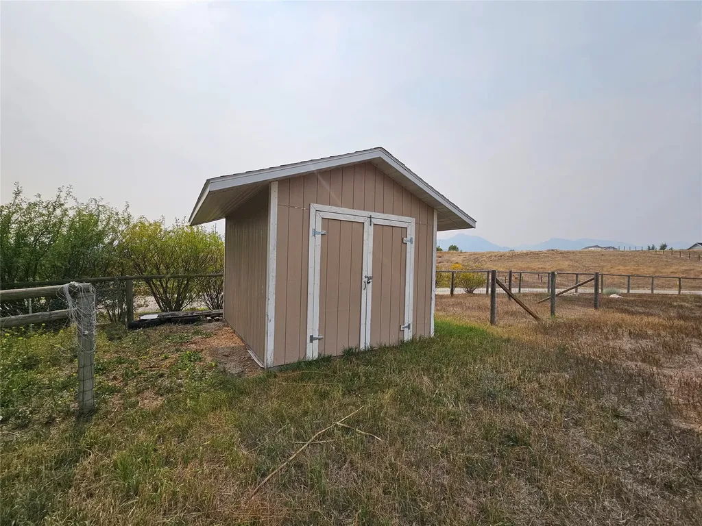 486 Ryans Way Corvallis MT 59828