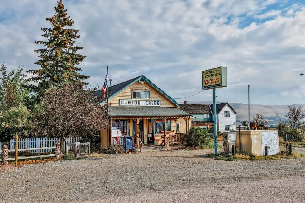 8703 Lincoln Road W Canyon Creek MT 59633