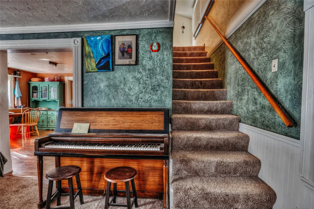8703 Lincoln Road W Canyon Creek MT 59633