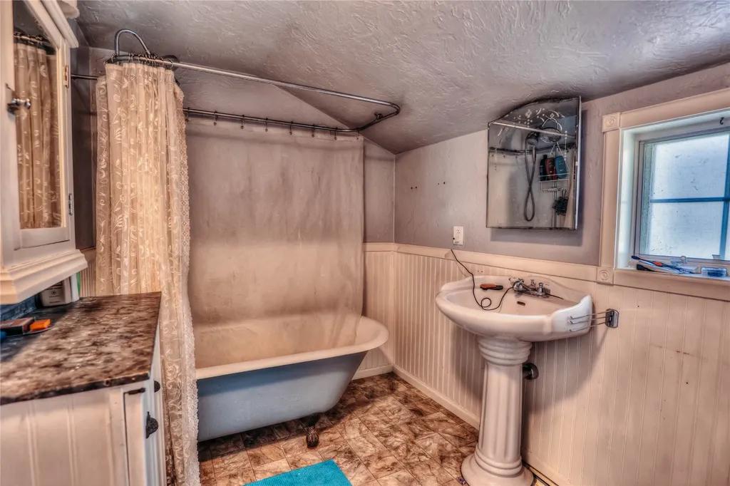 8703 Lincoln Road W Canyon Creek MT 59633