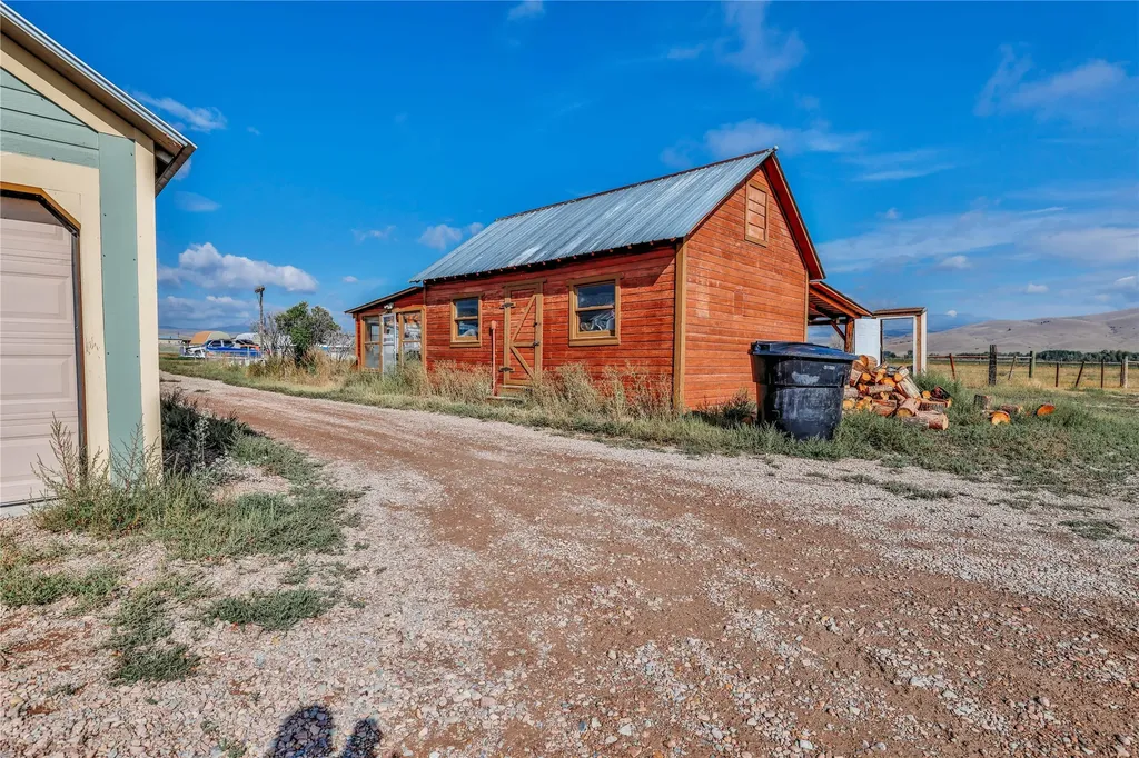 8703 Lincoln Road W Canyon Creek MT 59633