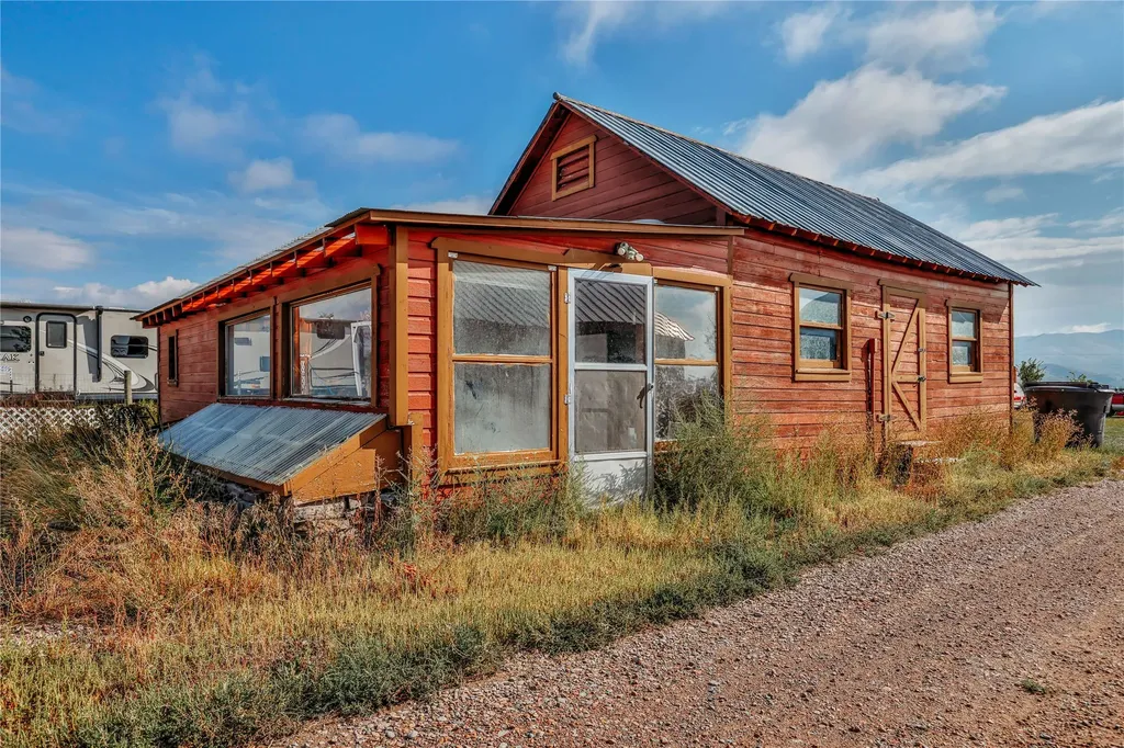 8703 Lincoln Road W Canyon Creek MT 59633