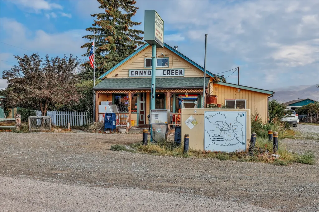 8703 Lincoln Road W Canyon Creek MT 59633