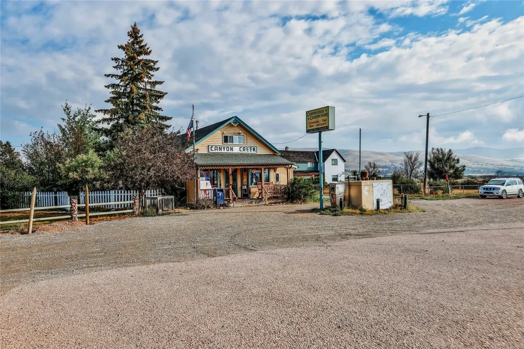 8703 Lincoln Road W Canyon Creek MT 59633
