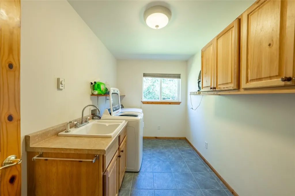 1268 Hunts Mill Road Troy MT 59935