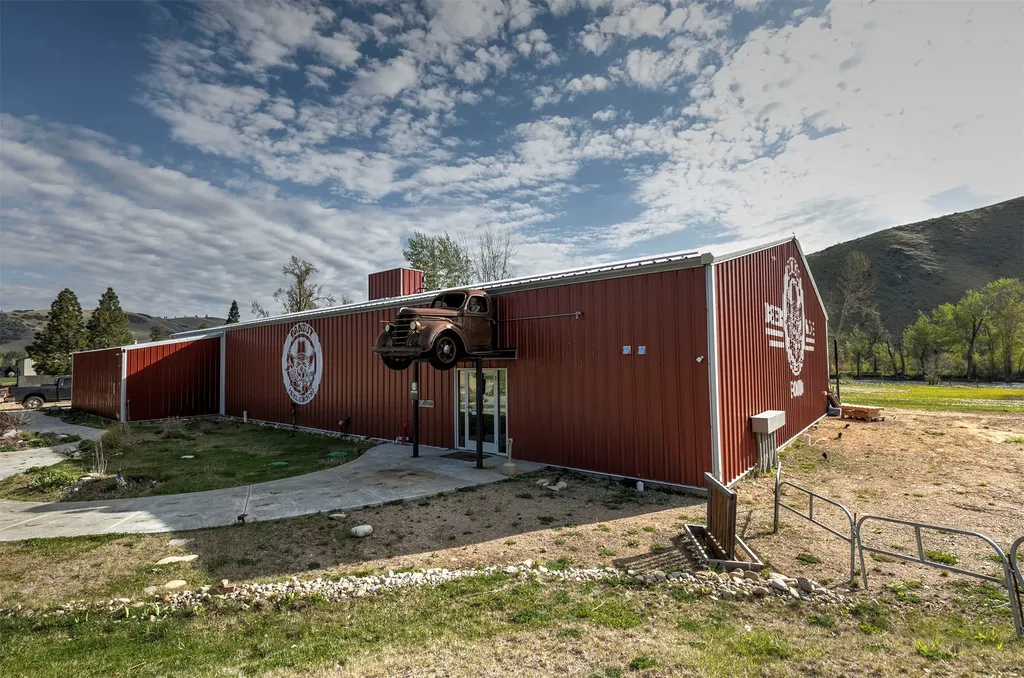 125 & 139 Hannon Lane Darby MT 59829