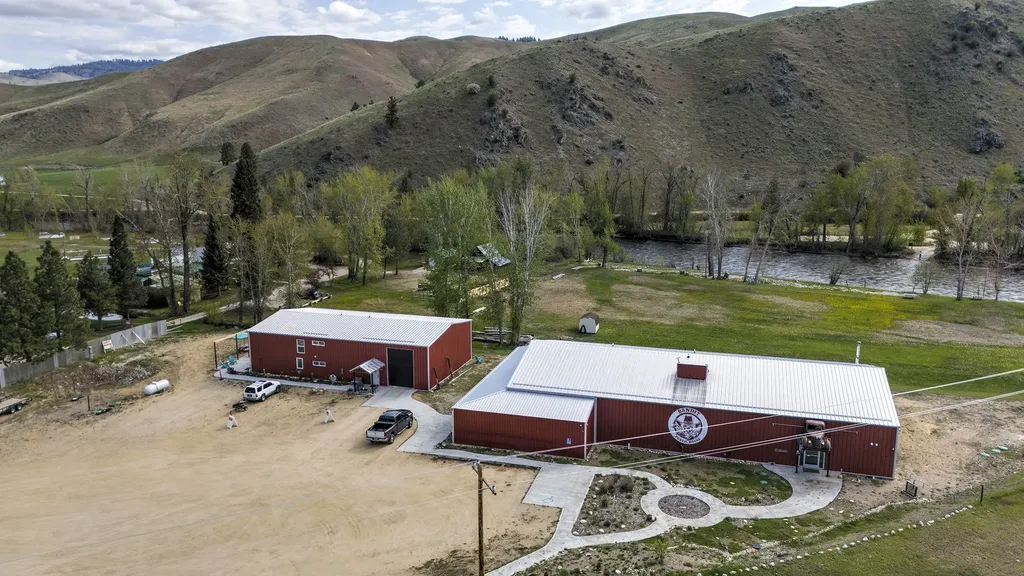 125 & 139 Hannon Lane Darby MT 59829