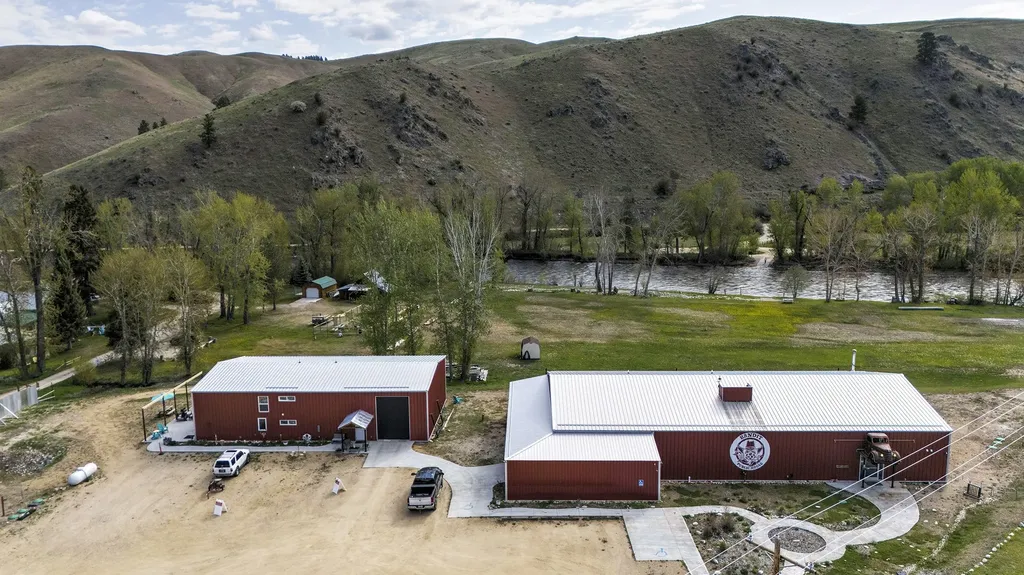 125 & 139 Hannon Lane Darby MT 59829