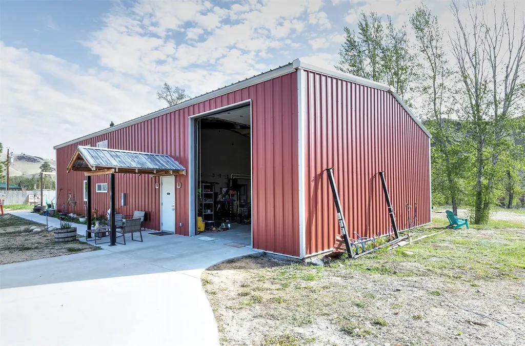 125 & 139 Hannon Lane Darby MT 59829