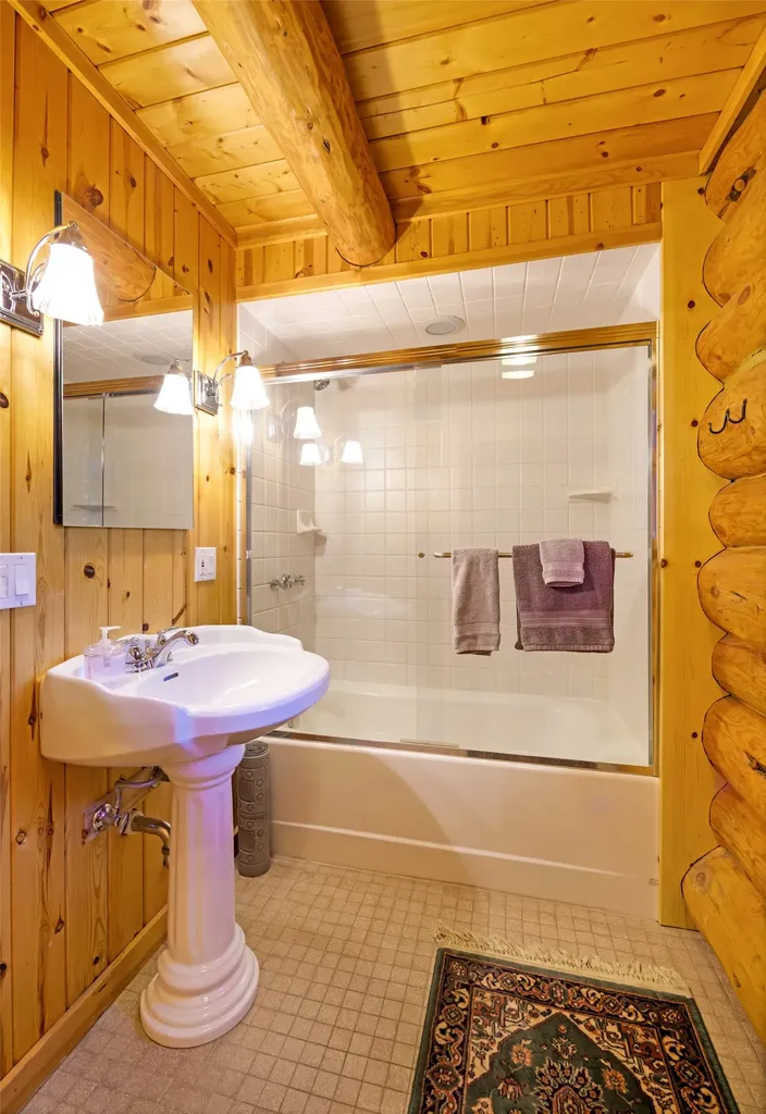 4 Ida Court Clinton MT 59825