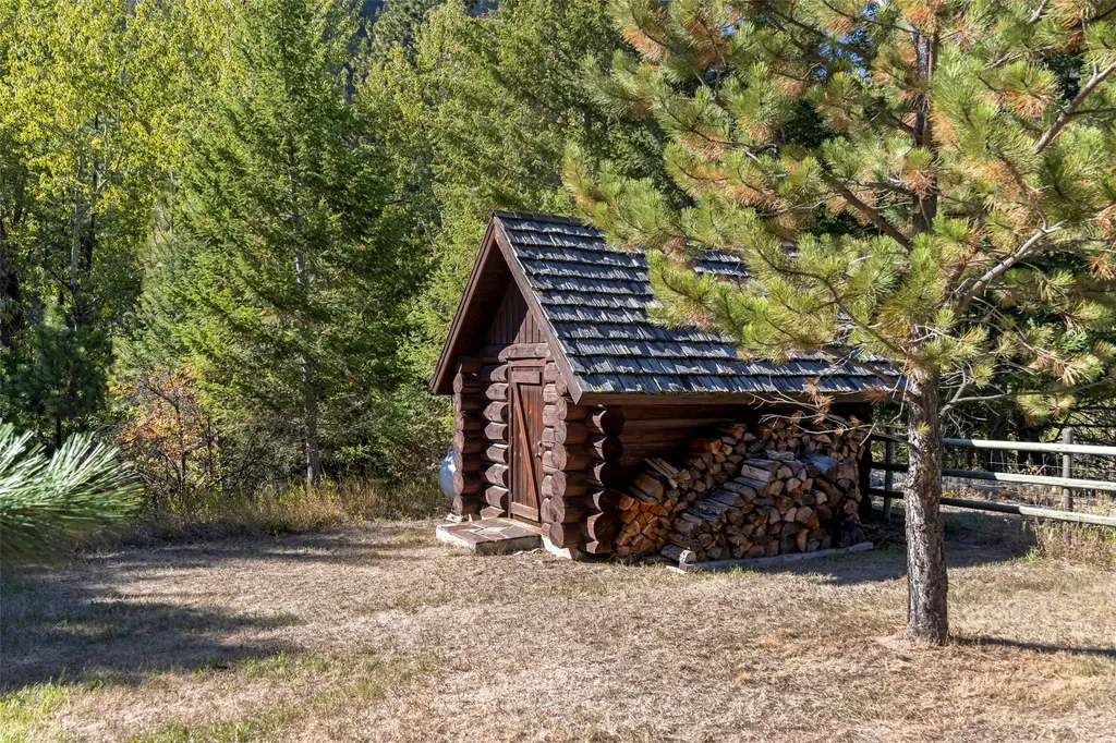 4 Ida Court Clinton MT 59825