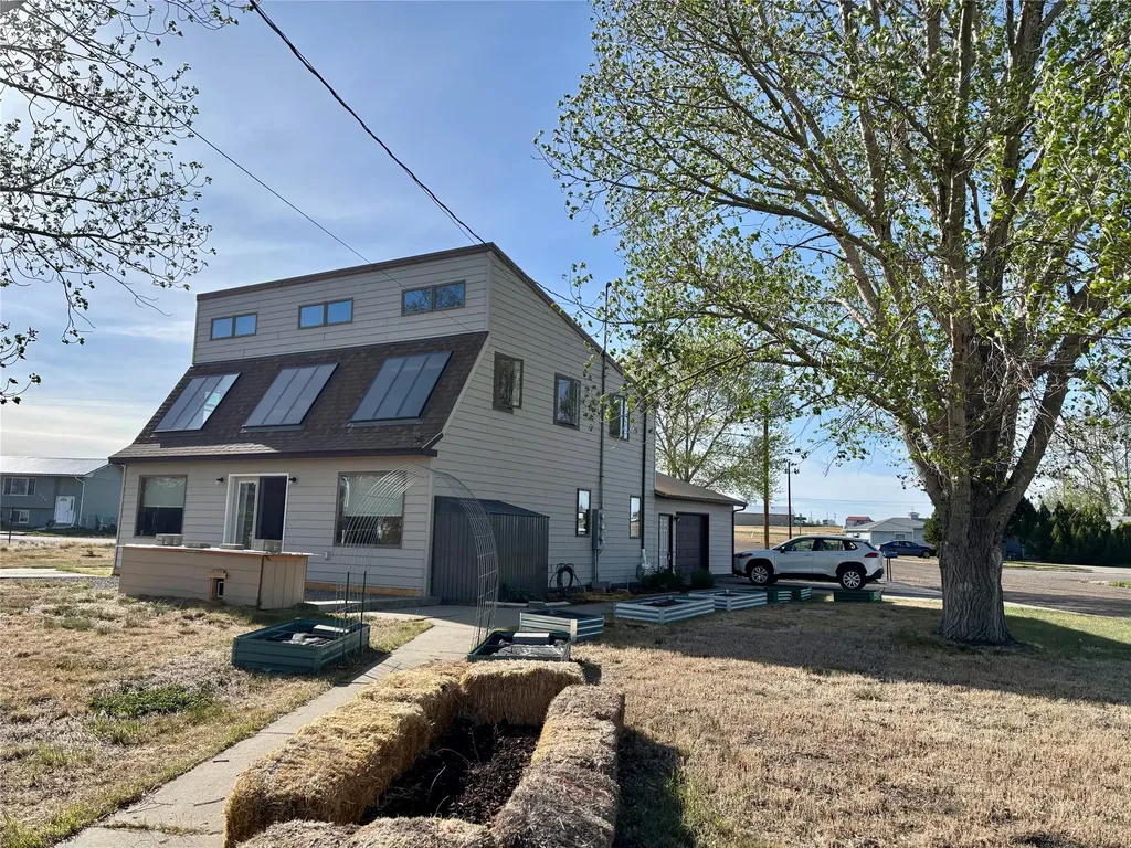 237 5th Avenue NE Cut Bank MT 59427