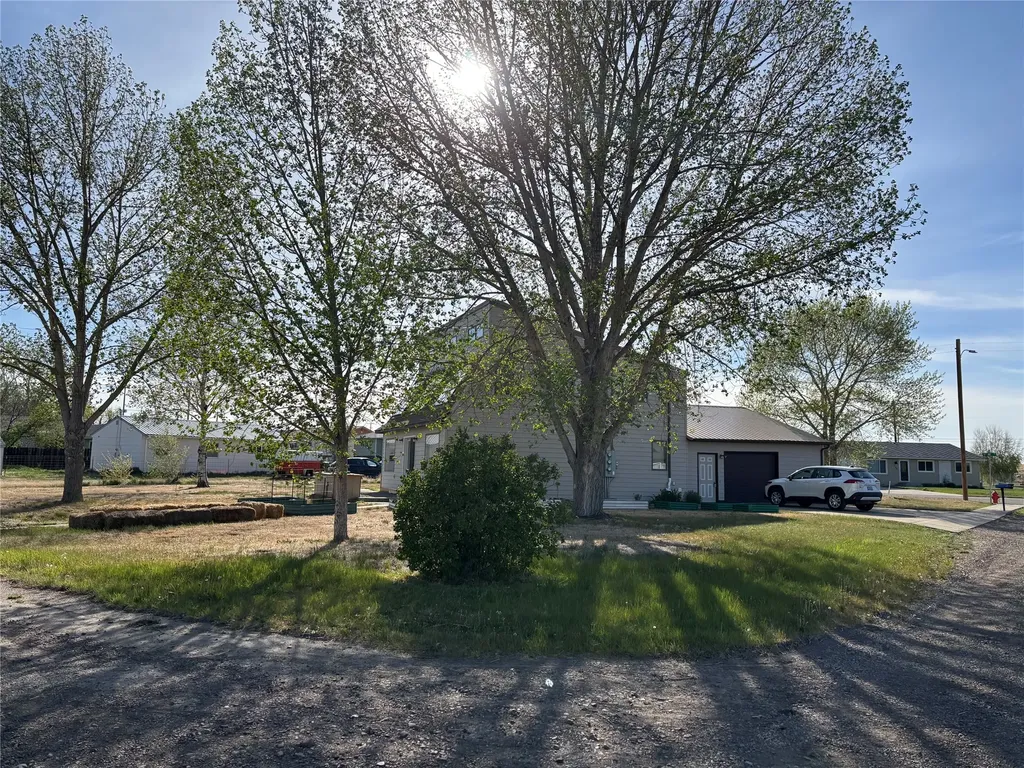 237 5th Avenue NE Cut Bank MT 59427