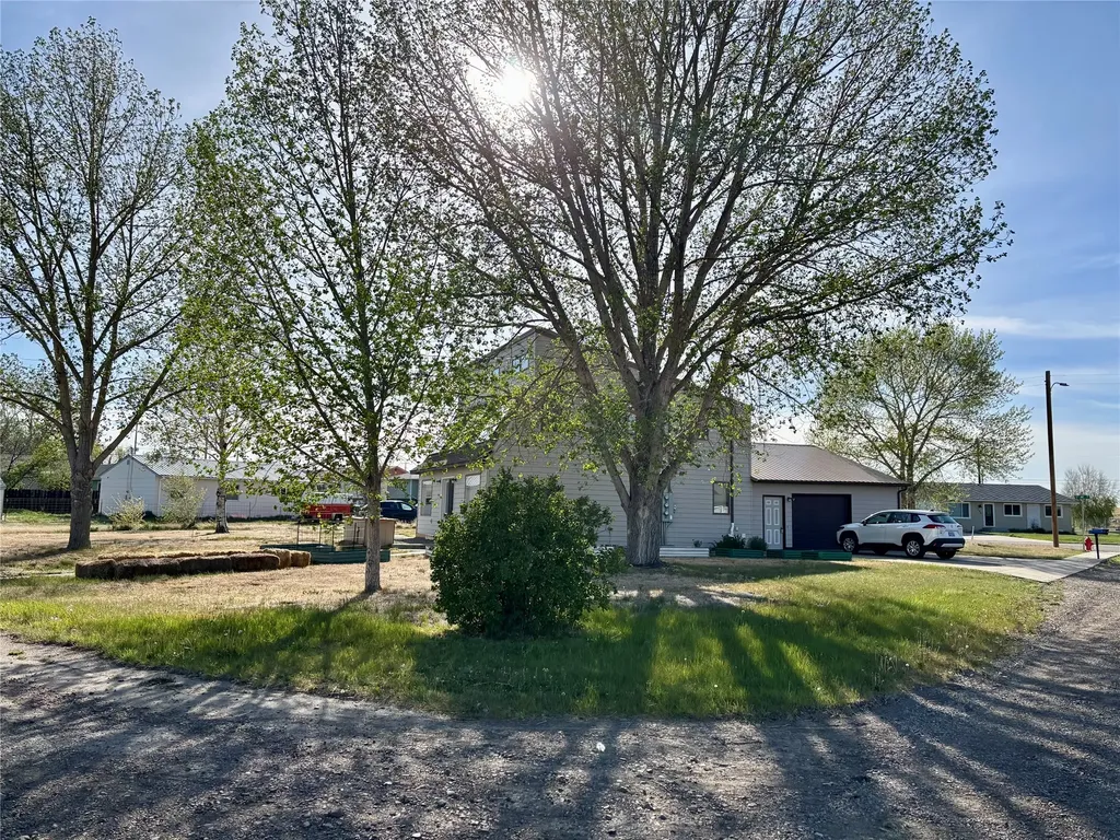 237 5th Avenue NE Cut Bank MT 59427