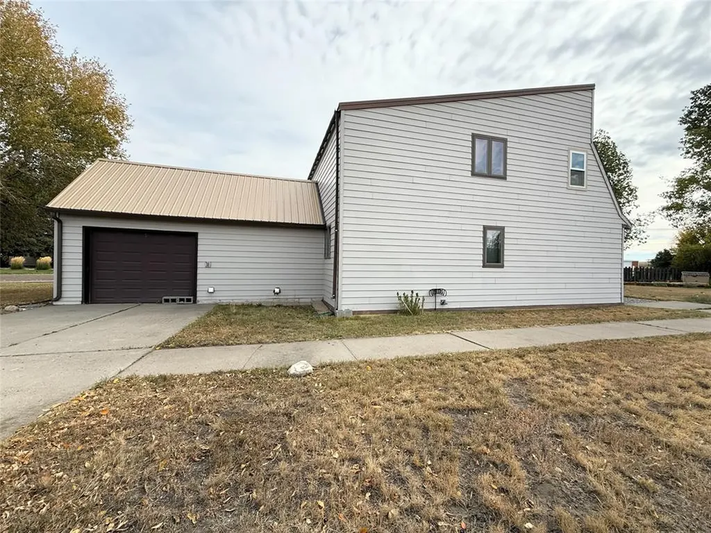 237 5th Avenue NE Cut Bank MT 59427