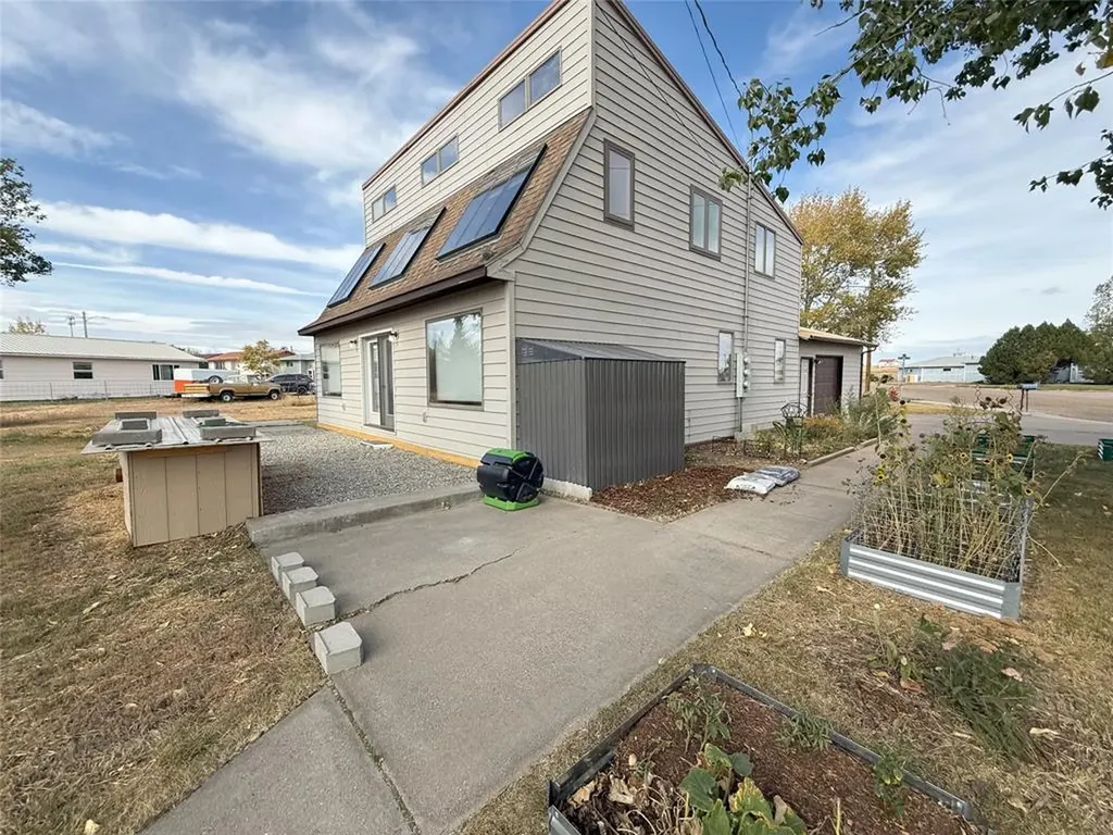 237 5th Avenue NE Cut Bank MT 59427