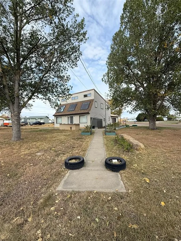 237 5th Avenue NE Cut Bank MT 59427