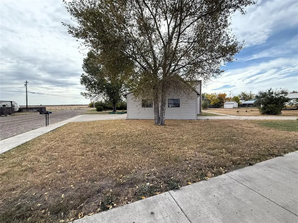 237 5th Avenue NE Cut Bank MT 59427